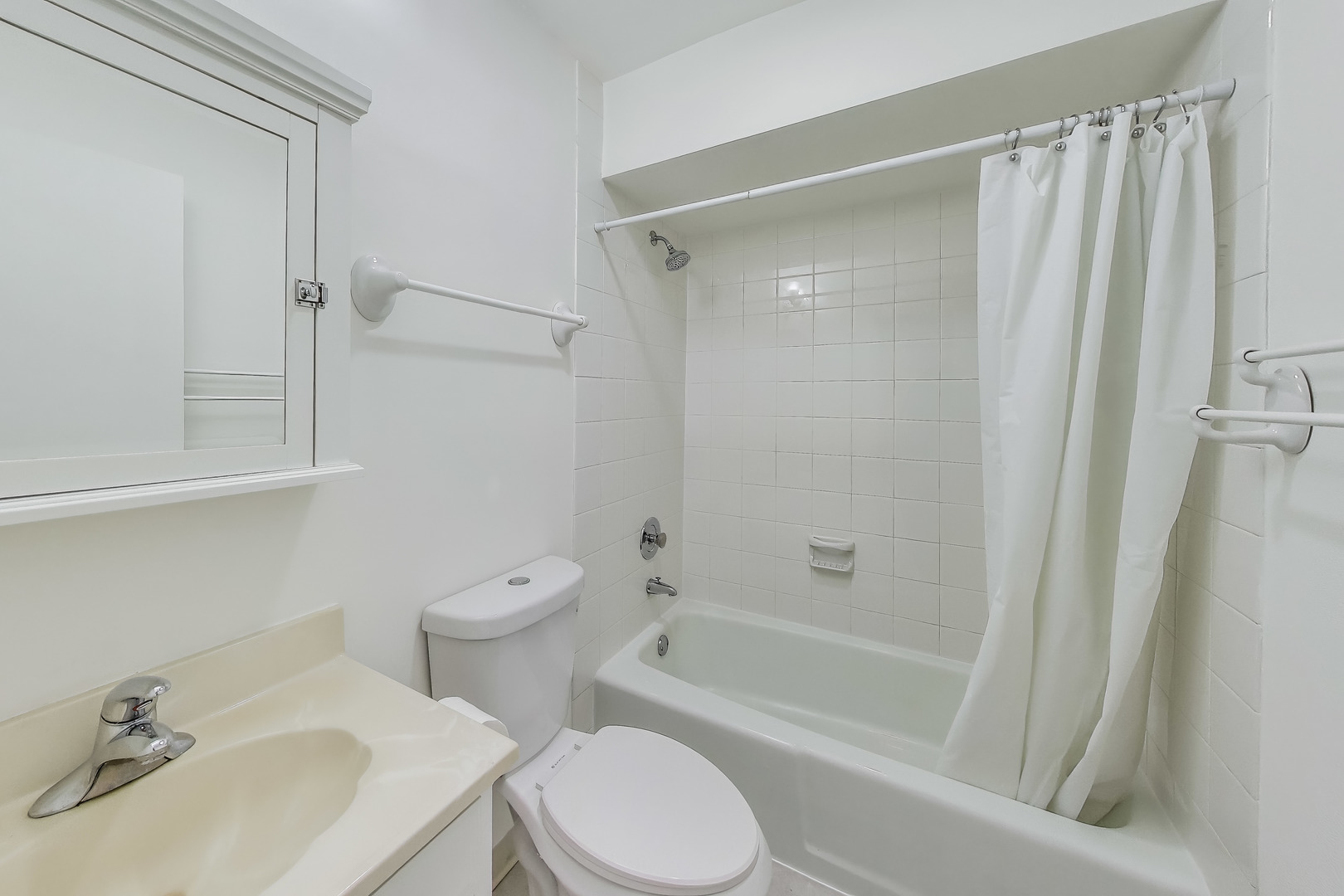 818 E Old Willow Road #101, Prospect Heights, IL 60070