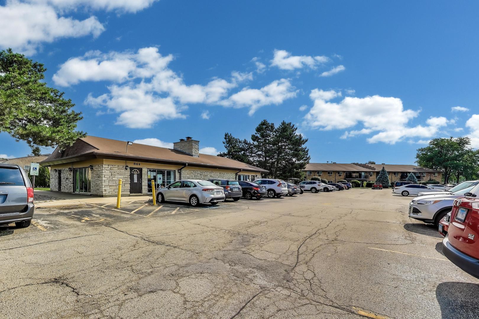 818 E Old Willow Road #101, Prospect Heights, IL 60070