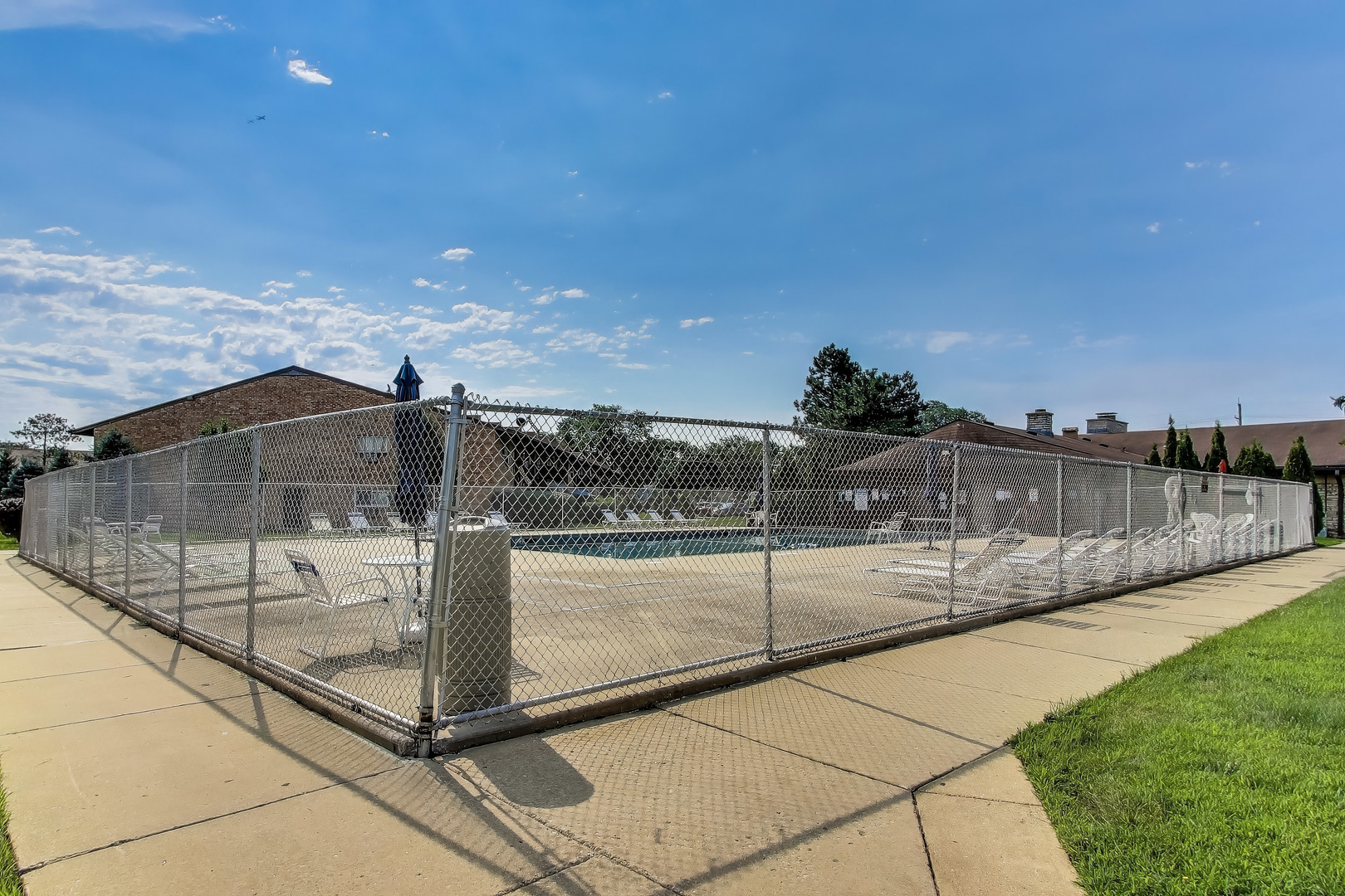 818 E Old Willow Road #101, Prospect Heights, IL 60070