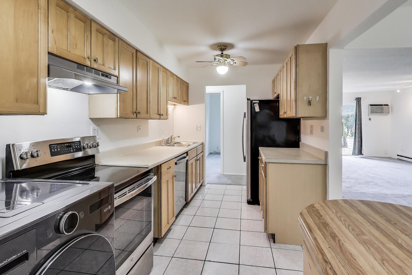 818 E Old Willow Road #101, Prospect Heights, IL 60070