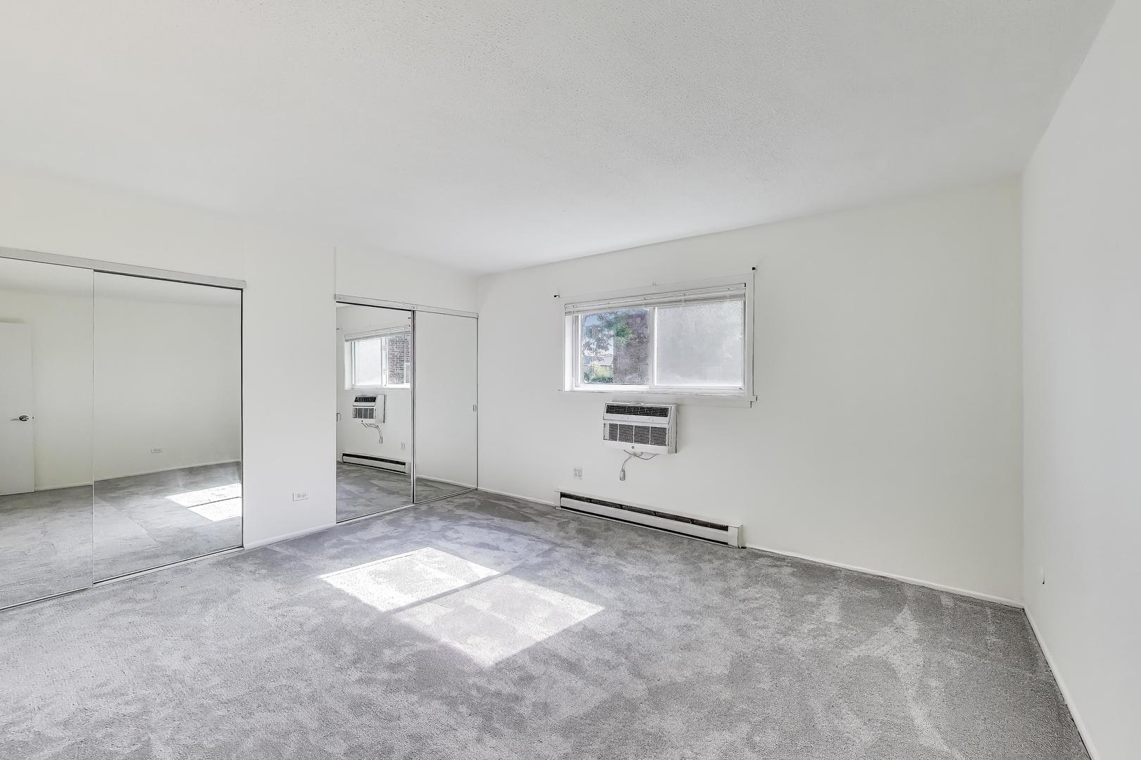 818 E Old Willow Road #101, Prospect Heights, IL 60070