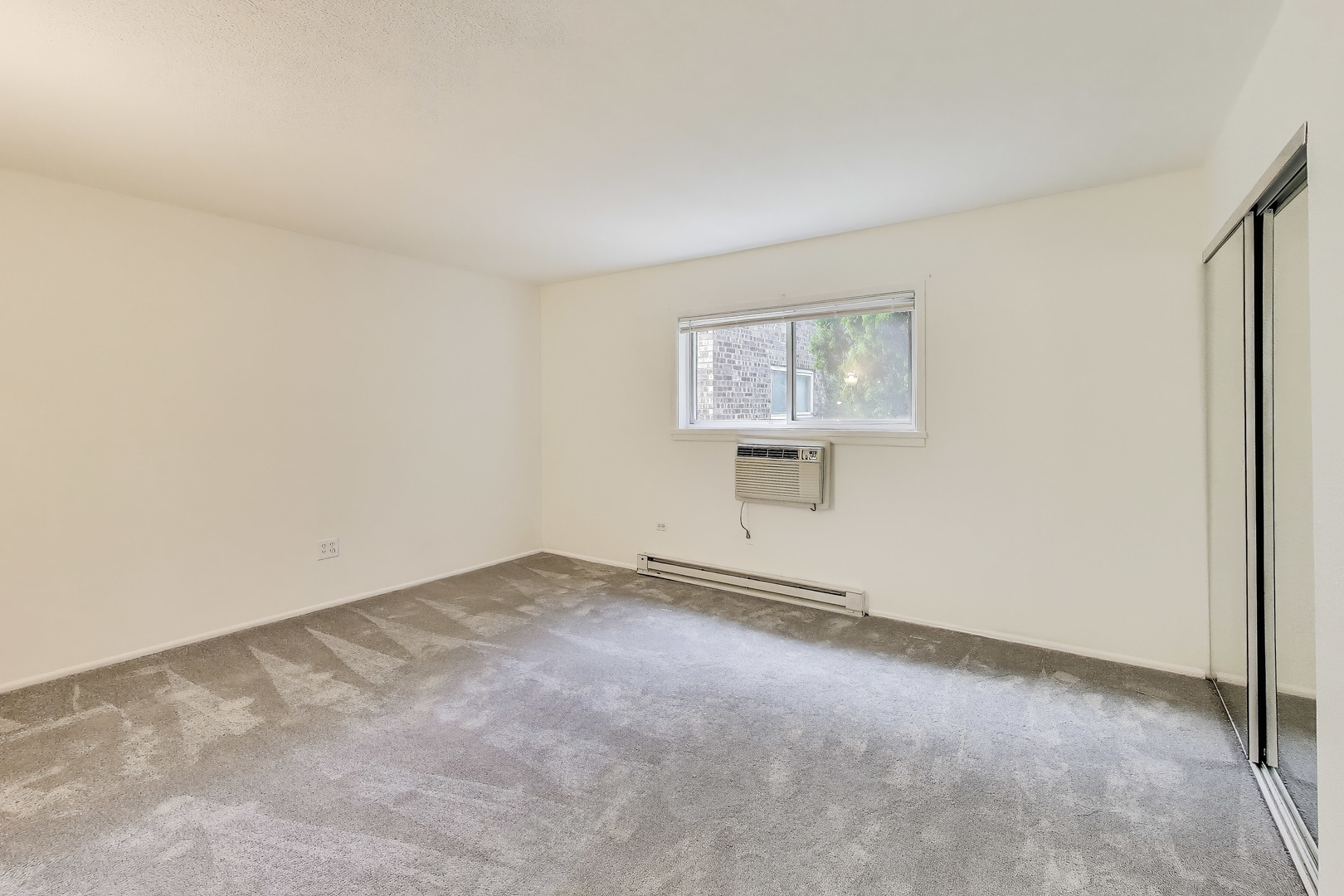 818 E Old Willow Road #101, Prospect Heights, IL 60070