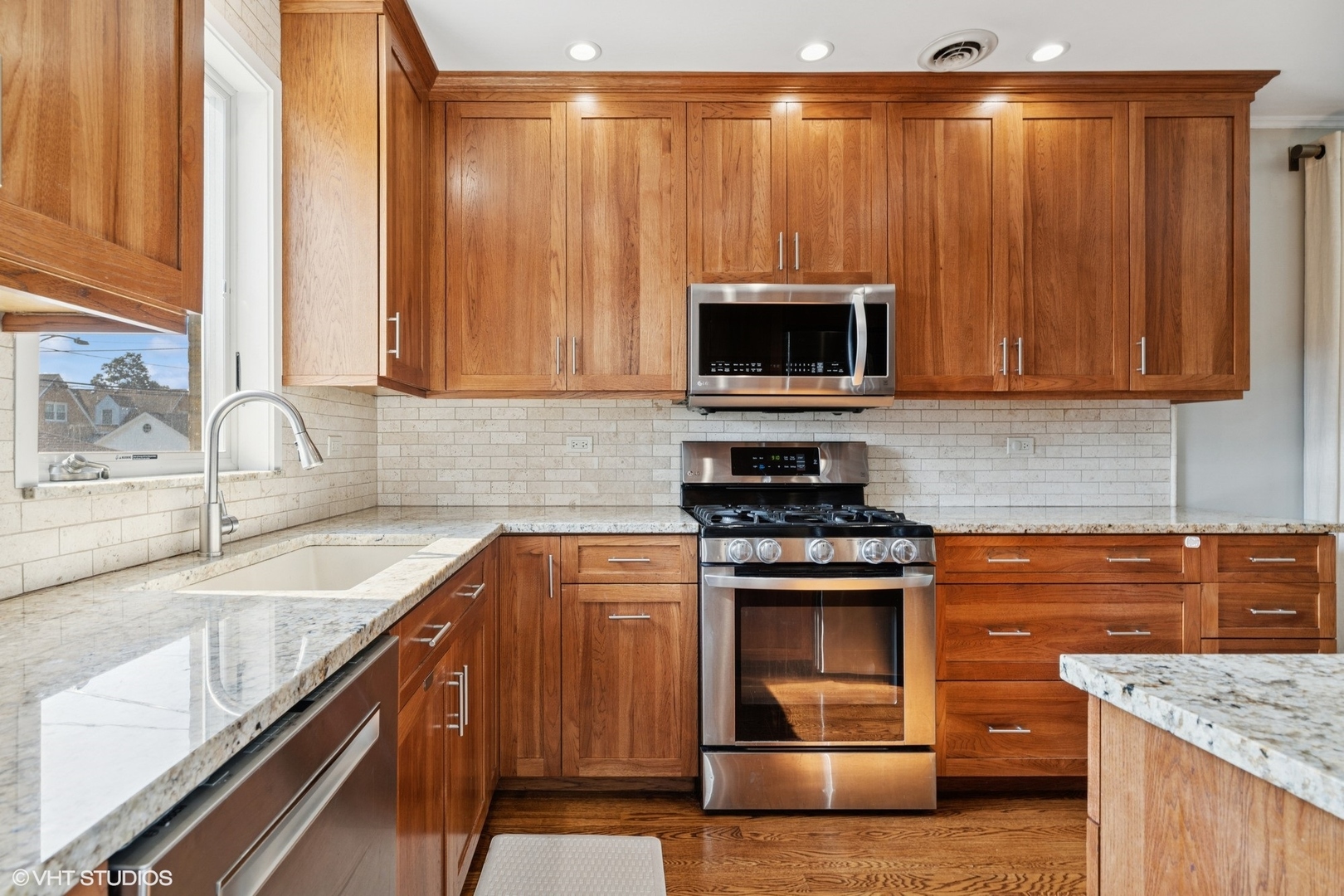 7305 N Oketo Avenue, Chicago, IL 60631