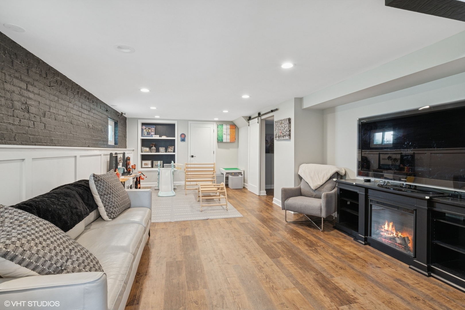 7305 N Oketo Avenue, Chicago, IL 60631