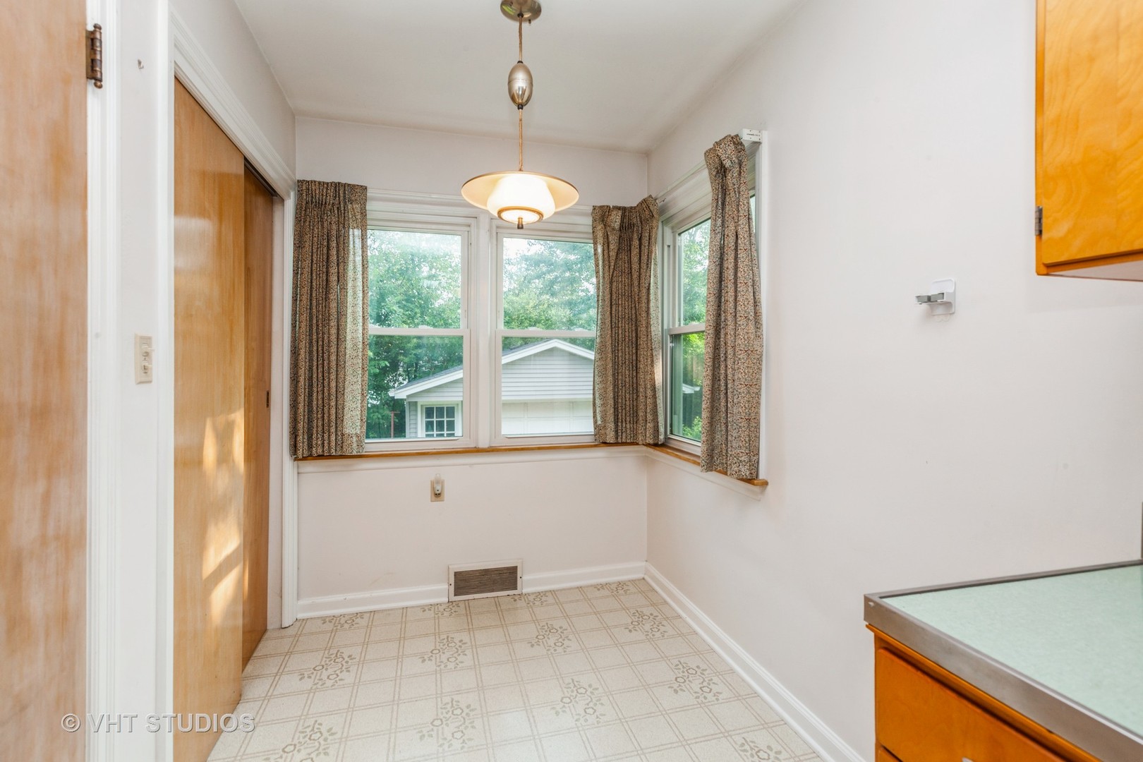 228 4th Street, Downers Grove, IL 60515