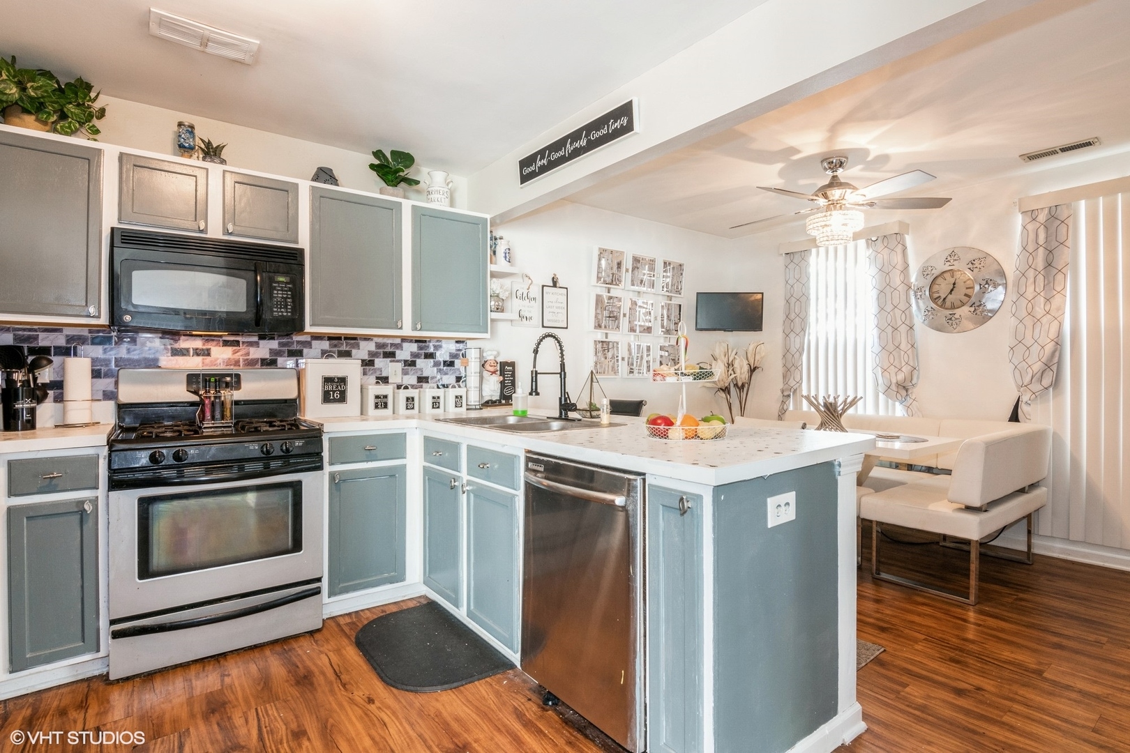 120 Presidential Boulevard, Oswego, IL 60543