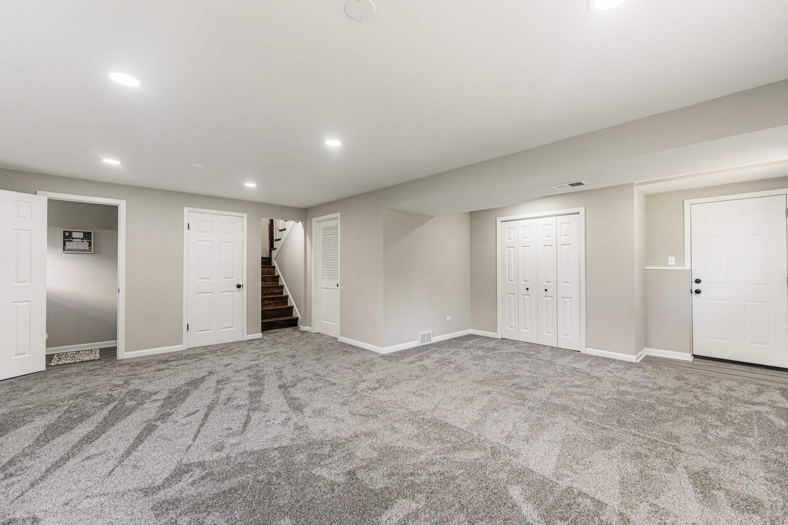 22 W Prairie Avenue, Lombard, IL 60148