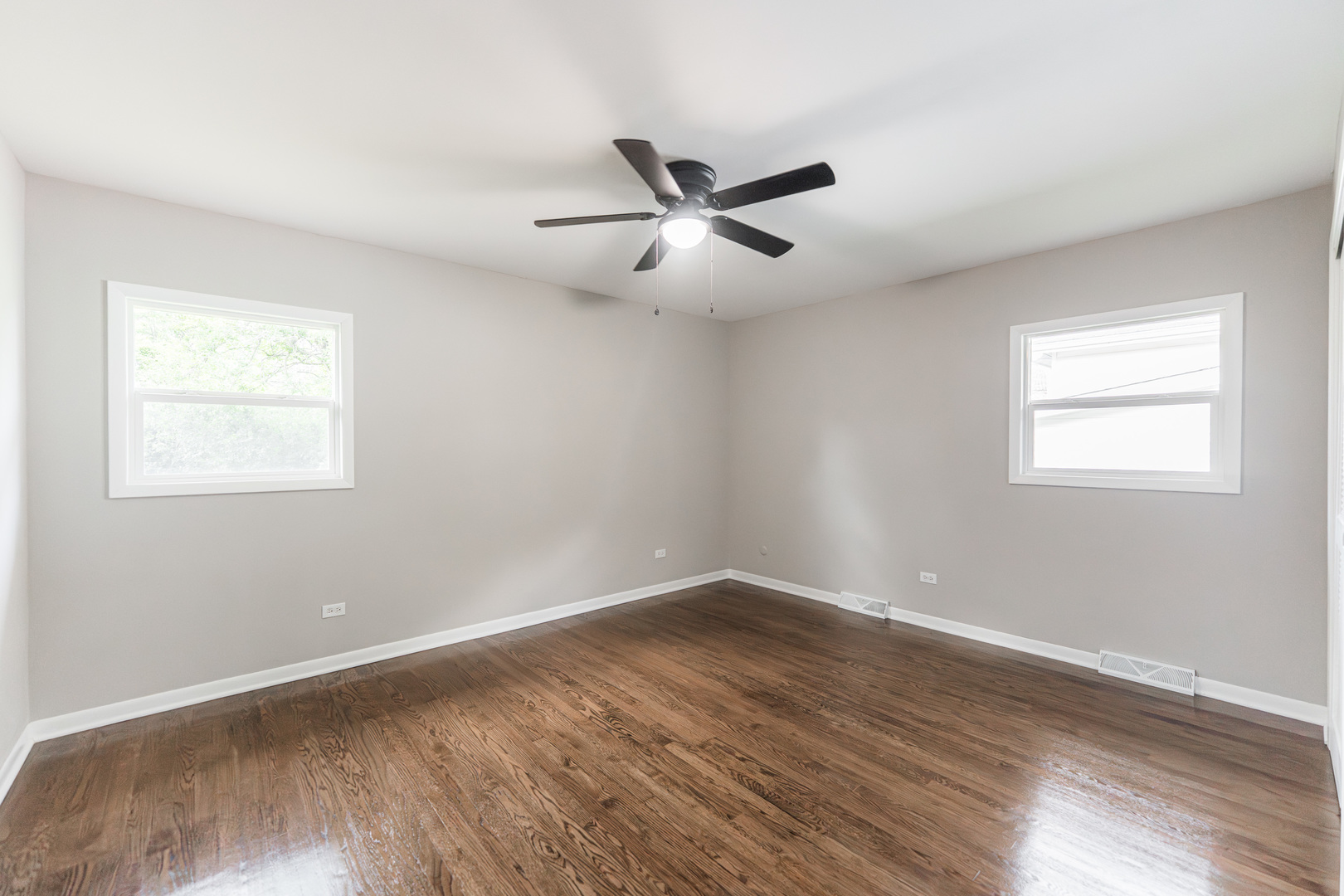 22 W Prairie Avenue, Lombard, IL 60148