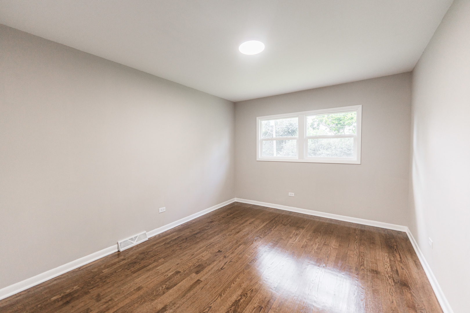 22 W Prairie Avenue, Lombard, IL 60148