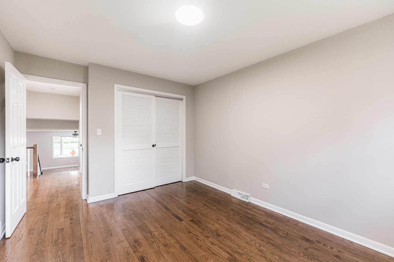 22 W Prairie Avenue, Lombard, IL 60148