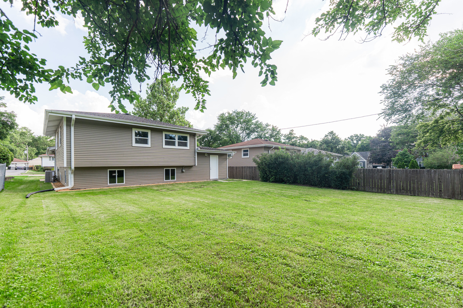 22 W Prairie Avenue, Lombard, IL 60148