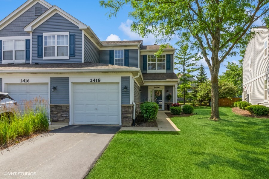2418 Oneida Lane #2418, Naperville, IL 60563