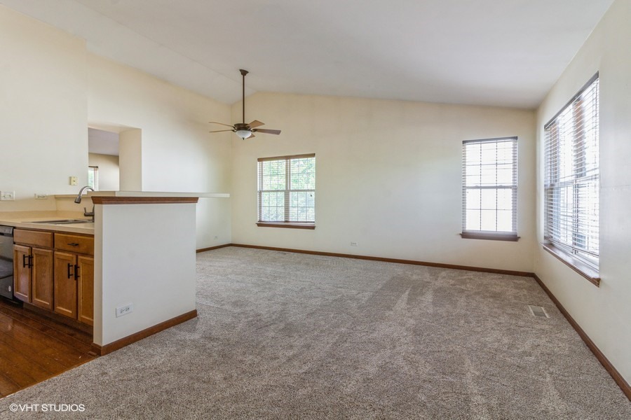 2418 Oneida Lane #2418, Naperville, IL 60563