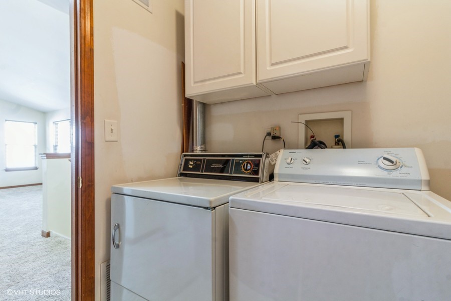 2418 Oneida Lane #2418, Naperville, IL 60563