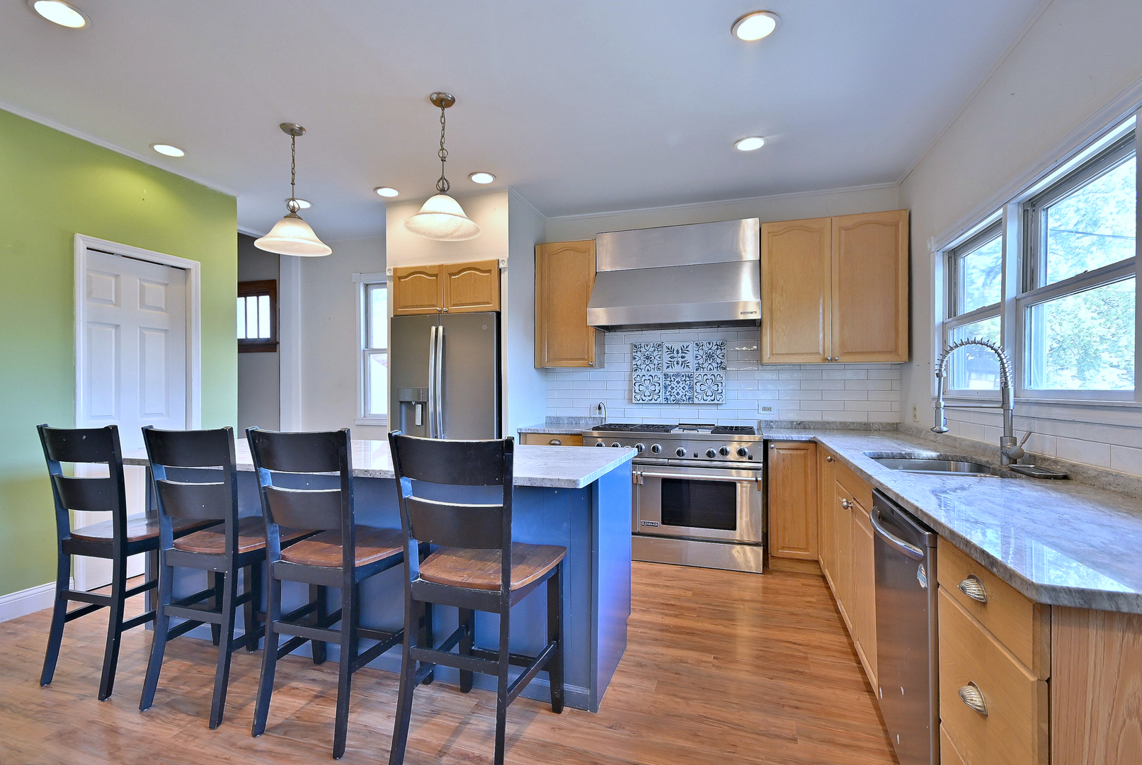 245 S Addison Street, Bensenville, IL 60106