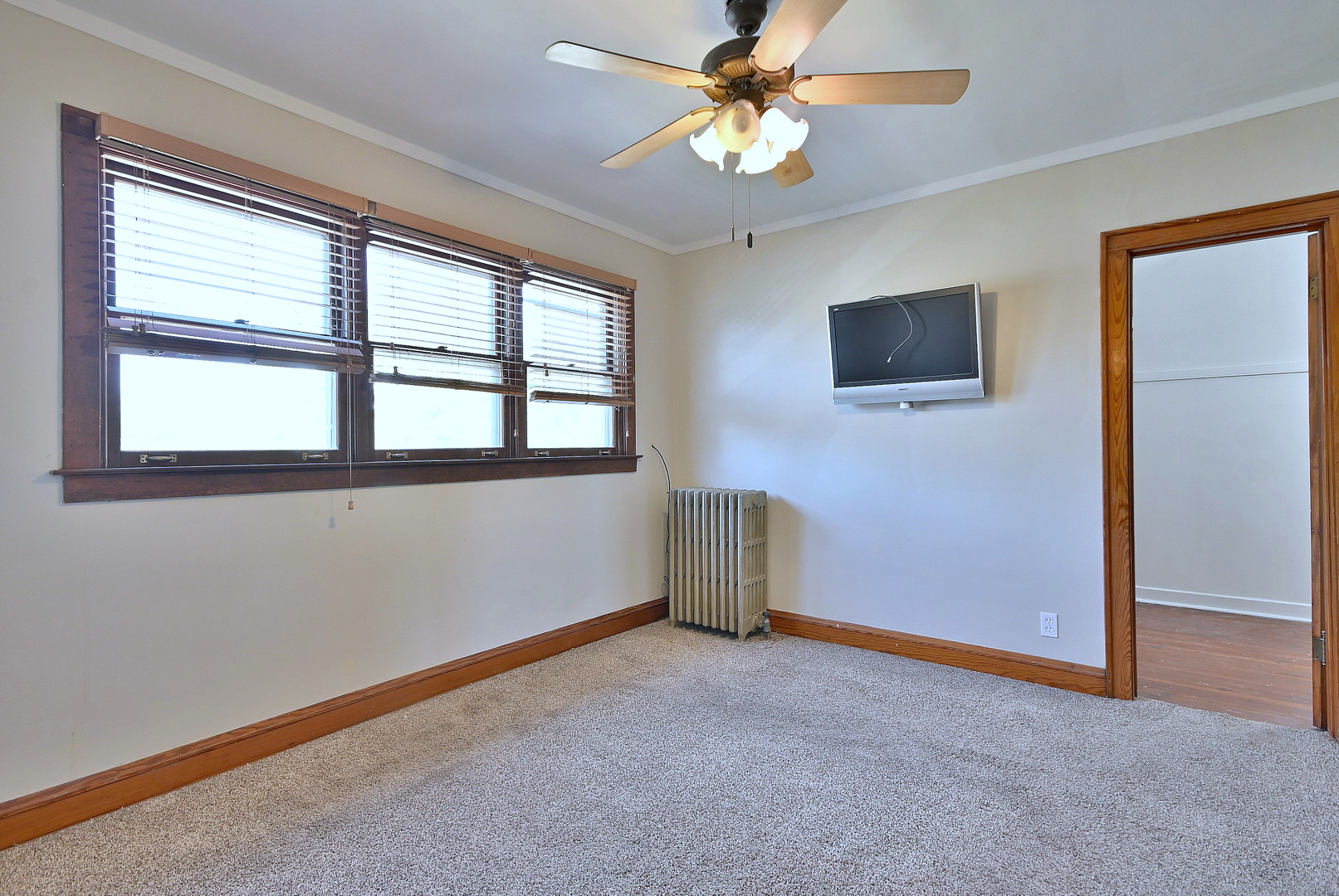 245 S Addison Street, Bensenville, IL 60106
