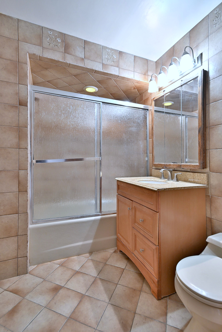 245 S Addison Street, Bensenville, IL 60106