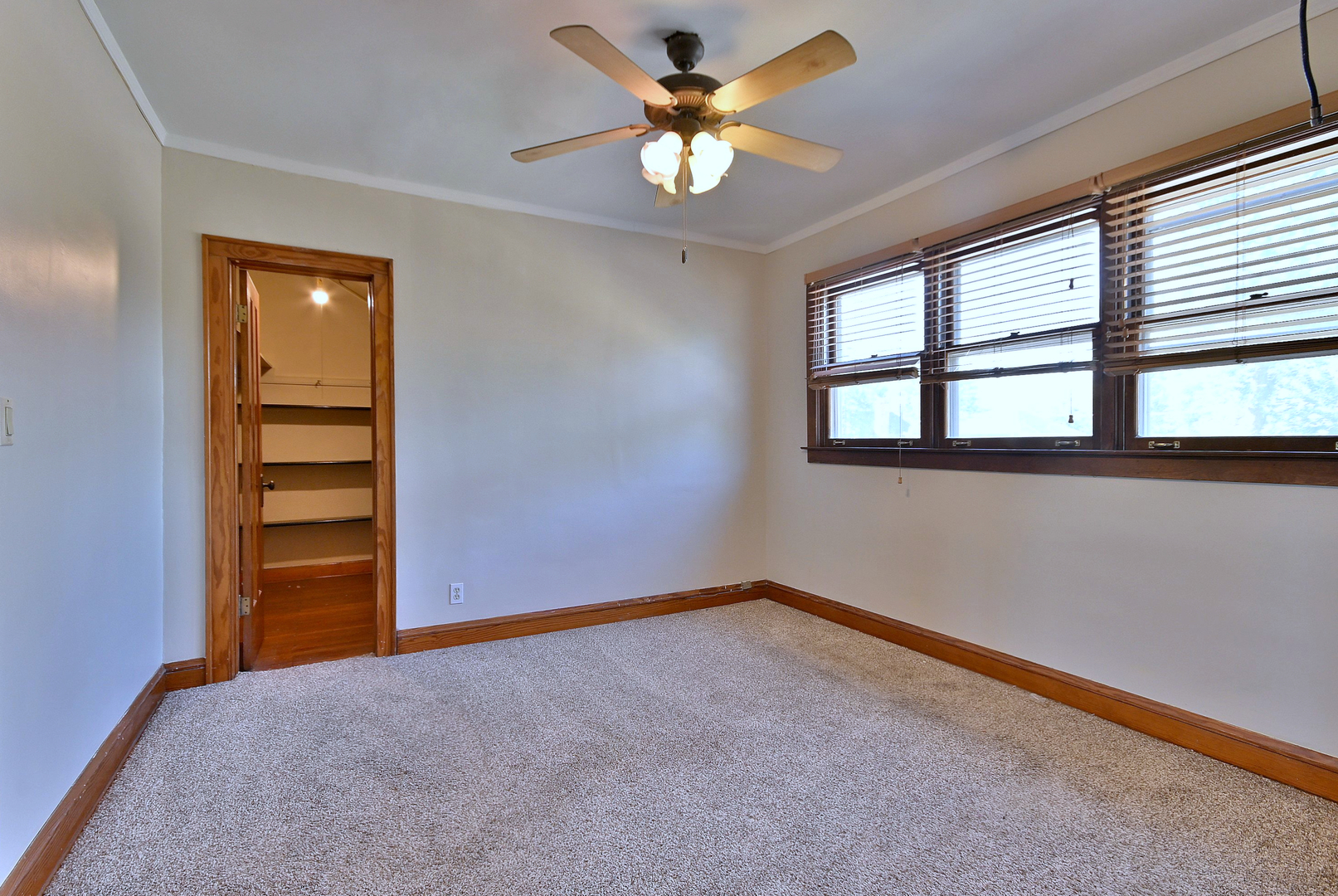 245 S Addison Street, Bensenville, IL 60106