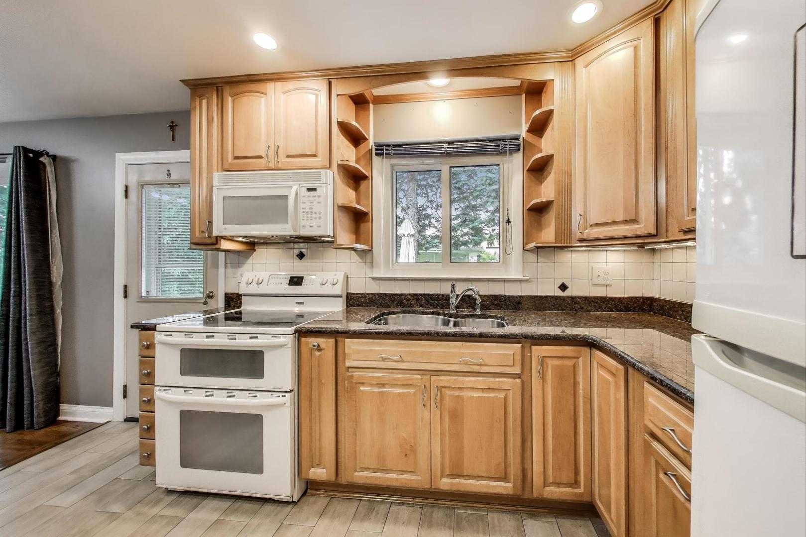 1920 Webster Lane, Des Plaines, IL 60018