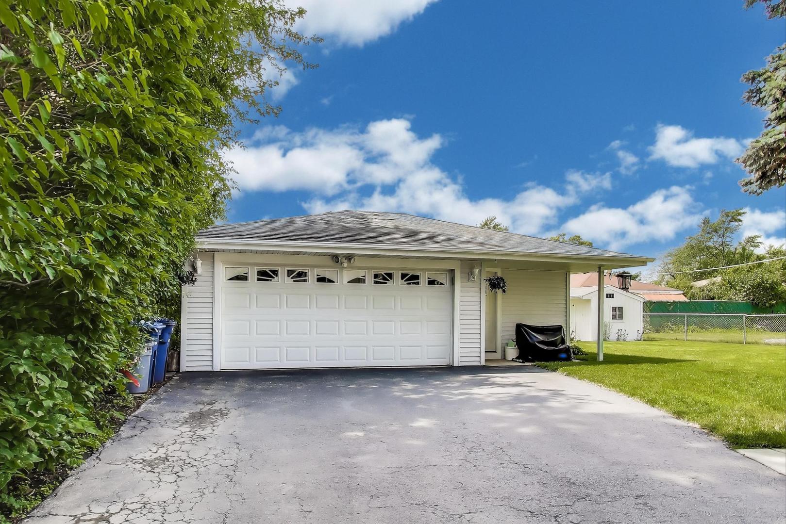 1920 Webster Lane, Des Plaines, IL 60018