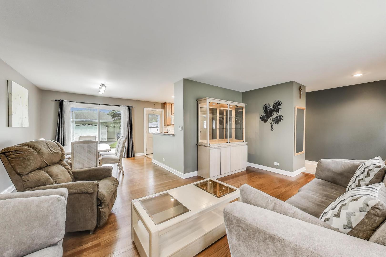 1920 Webster Lane, Des Plaines, IL 60018