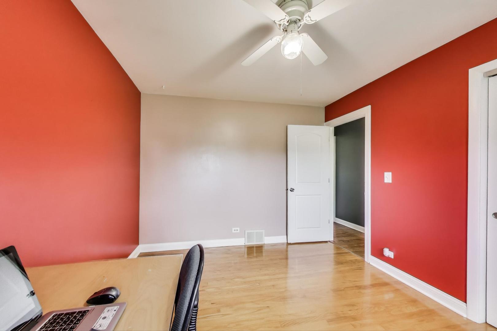 1920 Webster Lane, Des Plaines, IL 60018