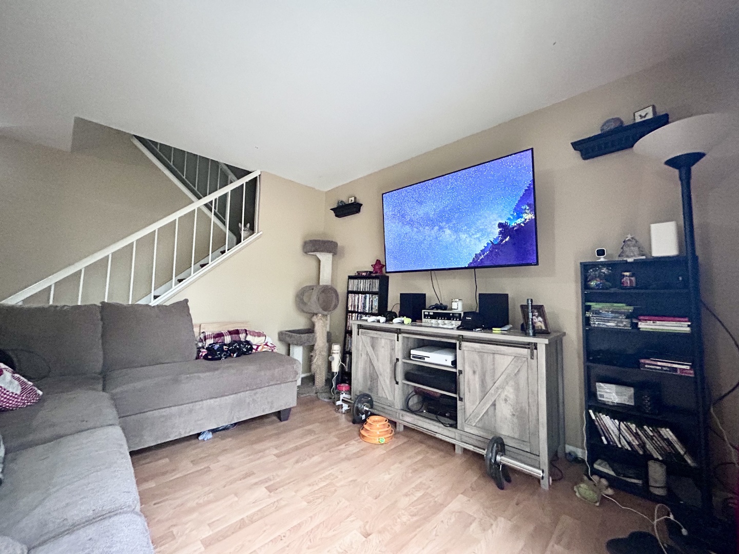 526 Alton Court, Carol Stream, IL 60188