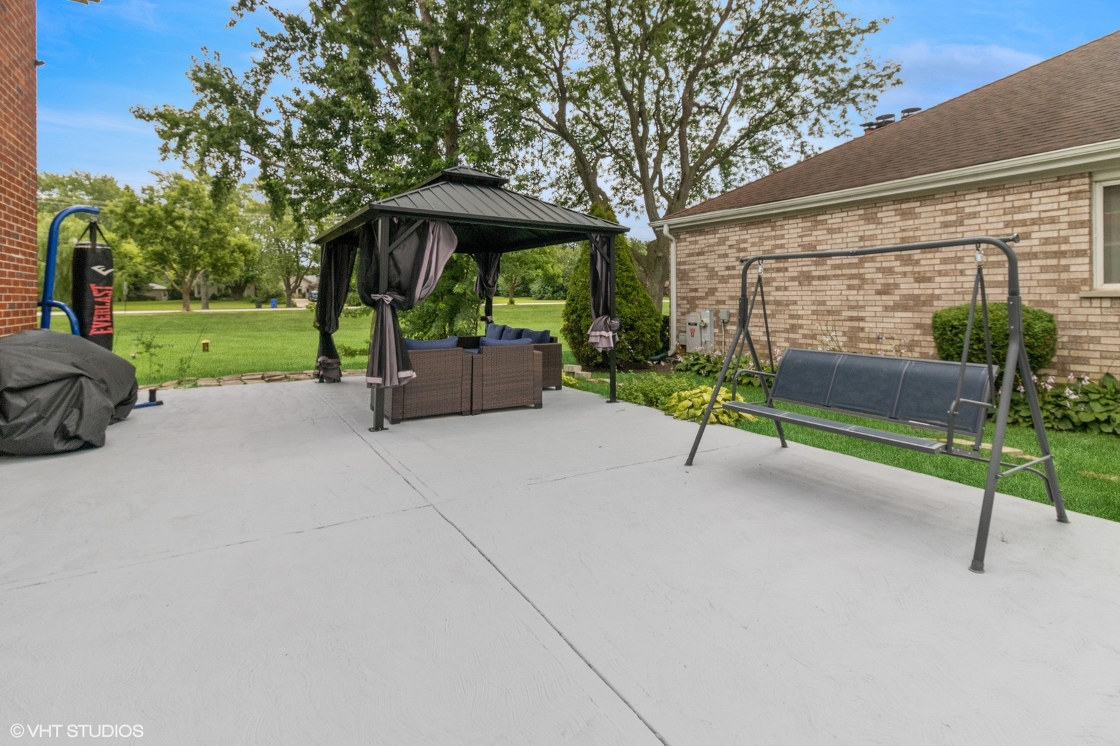 601 S Saint Cecilia Drive, Mount Prospect, IL 60056