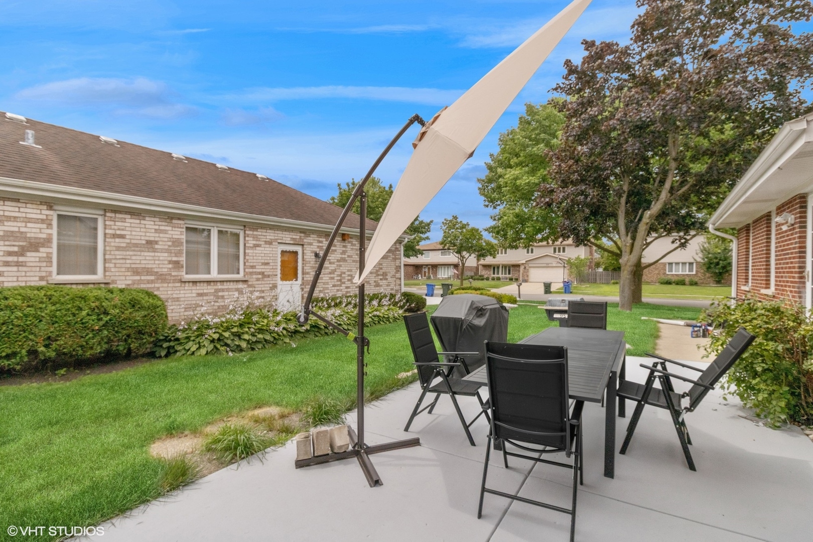 601 S Saint Cecilia Drive, Mount Prospect, IL 60056
