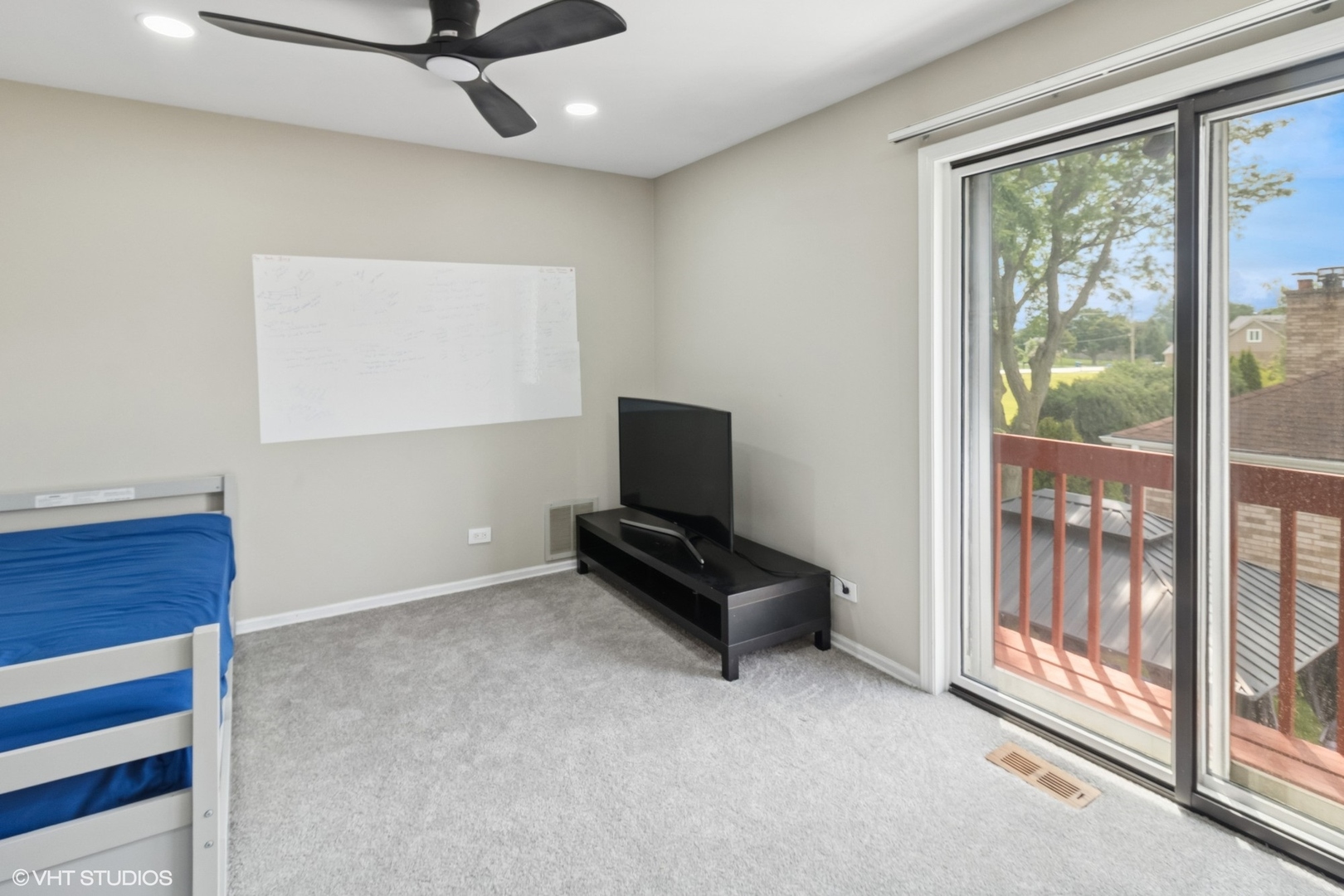 601 S Saint Cecilia Drive, Mount Prospect, IL 60056