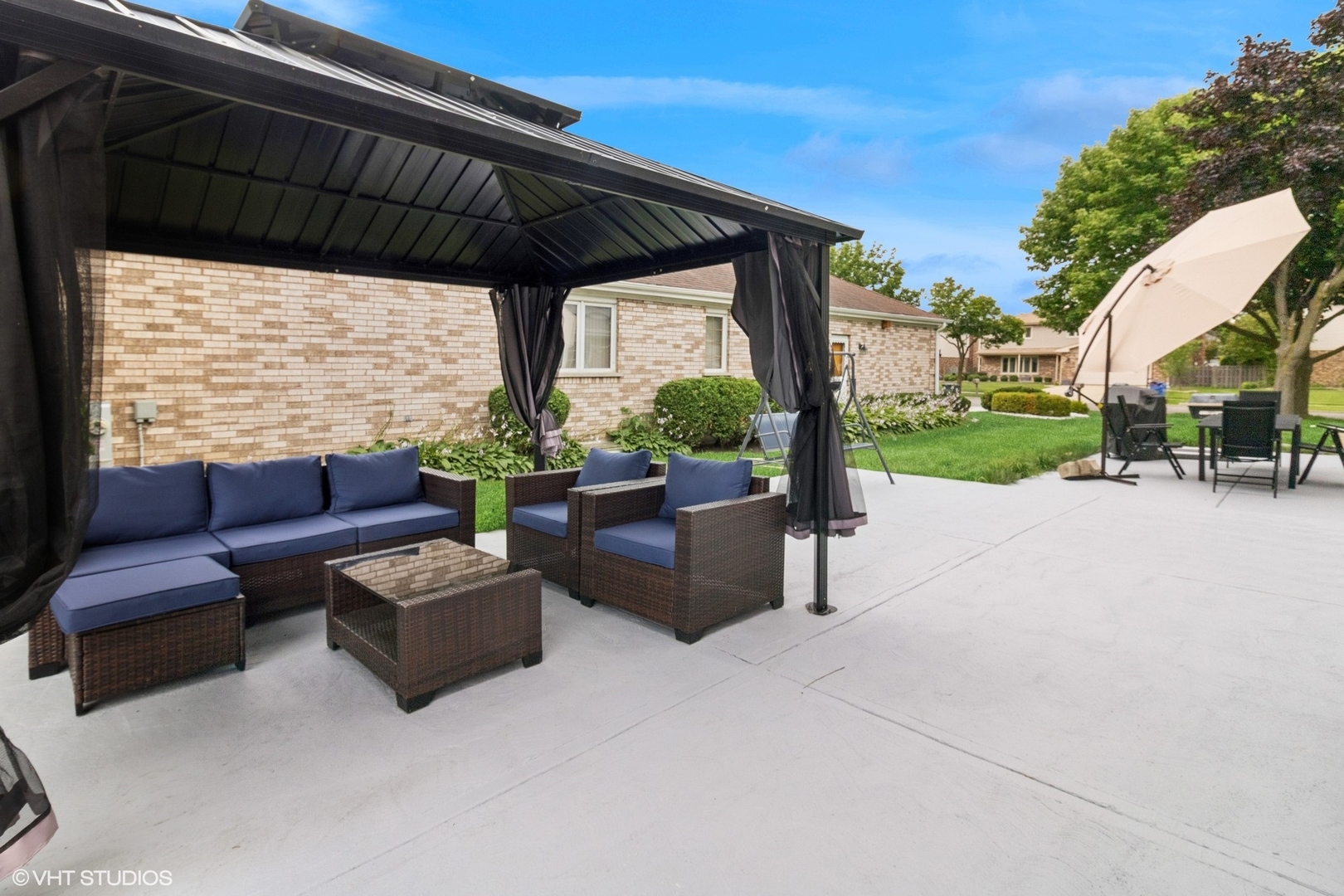 601 S Saint Cecilia Drive, Mount Prospect, IL 60056