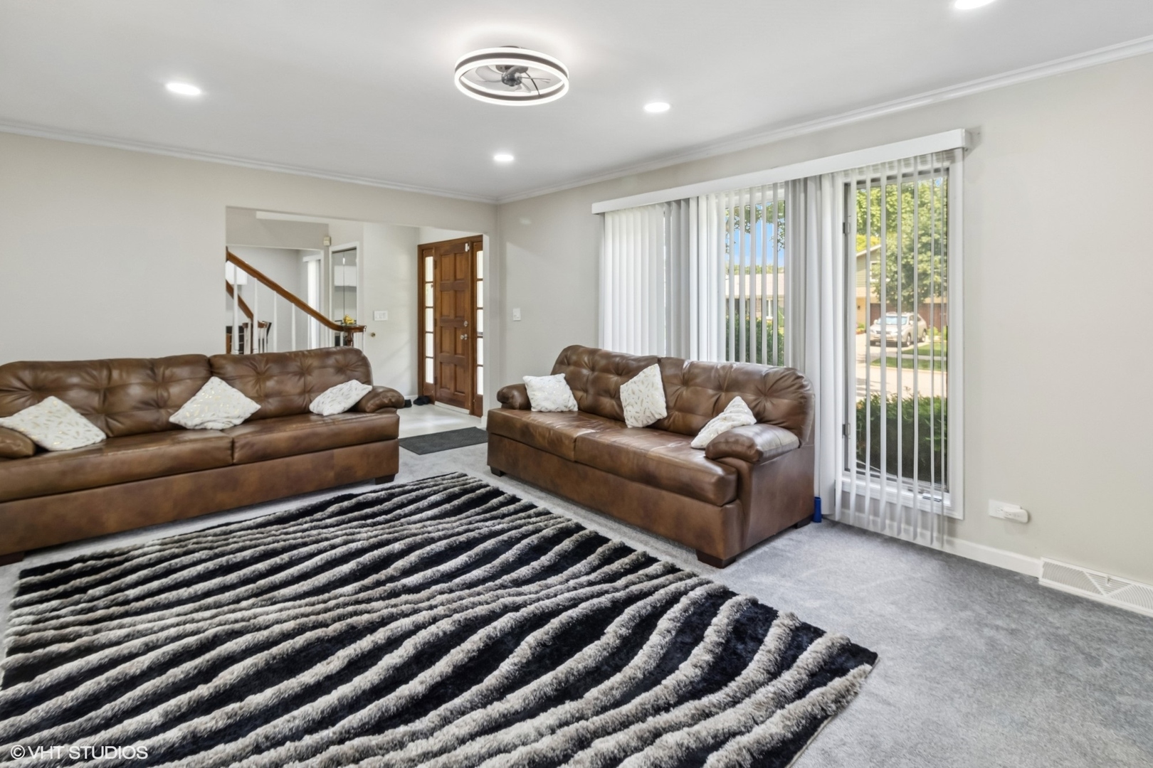 601 S Saint Cecilia Drive, Mount Prospect, IL 60056