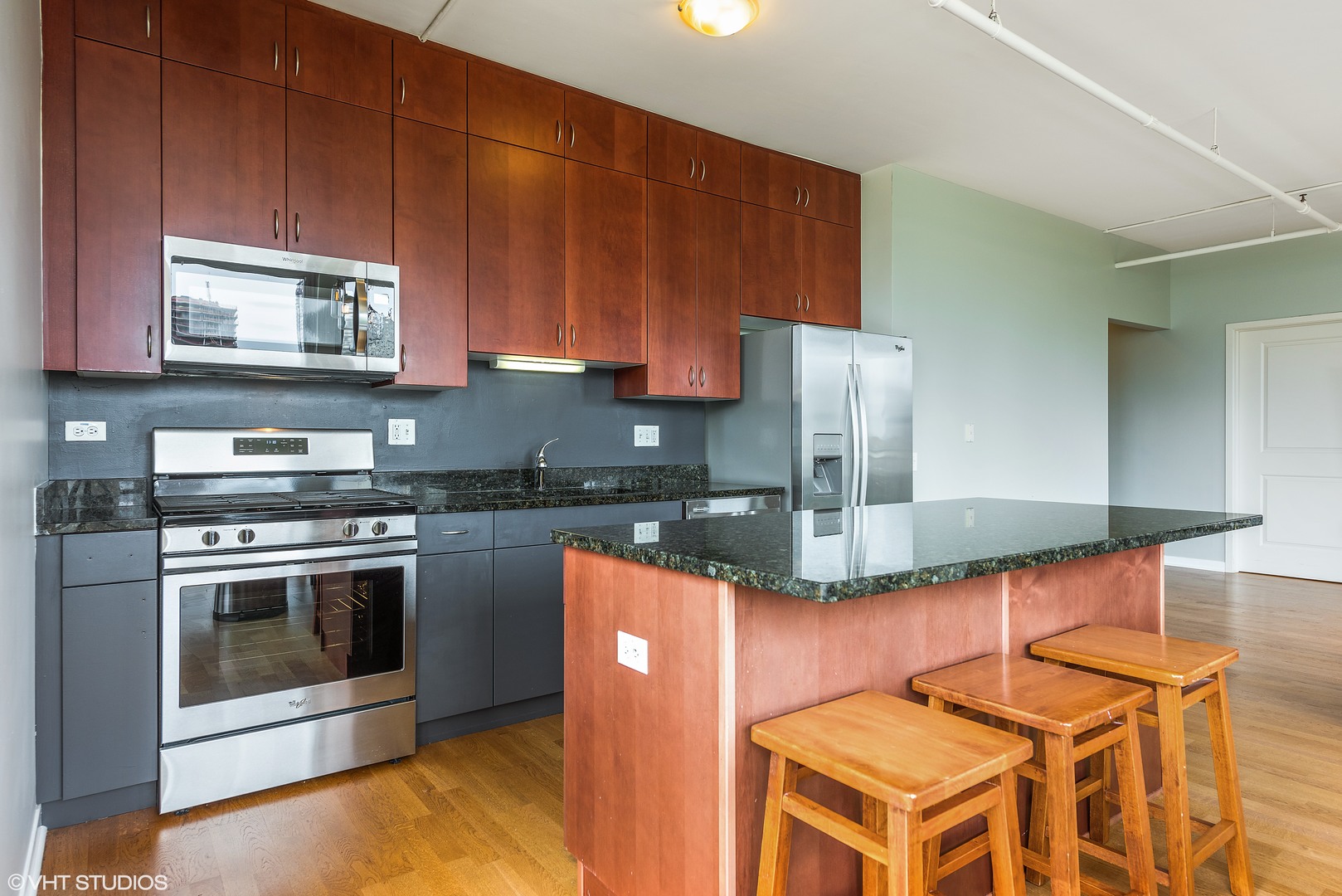 437 W Division Street #610, Chicago, IL 60610