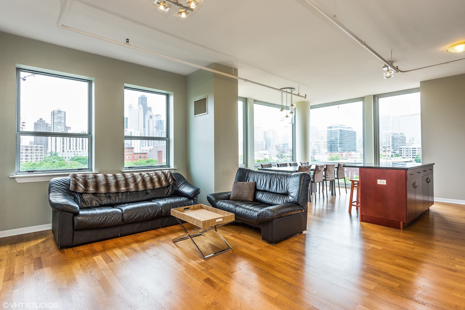 437 W Division Street #610, Chicago, IL 60610