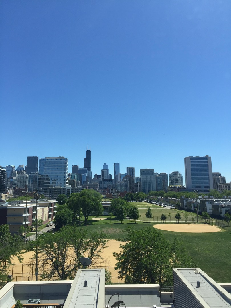 437 W Division Street #610, Chicago, IL 60610