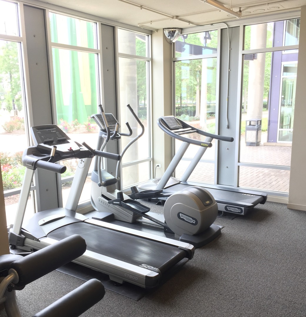 437 W Division Street #610, Chicago, IL 60610