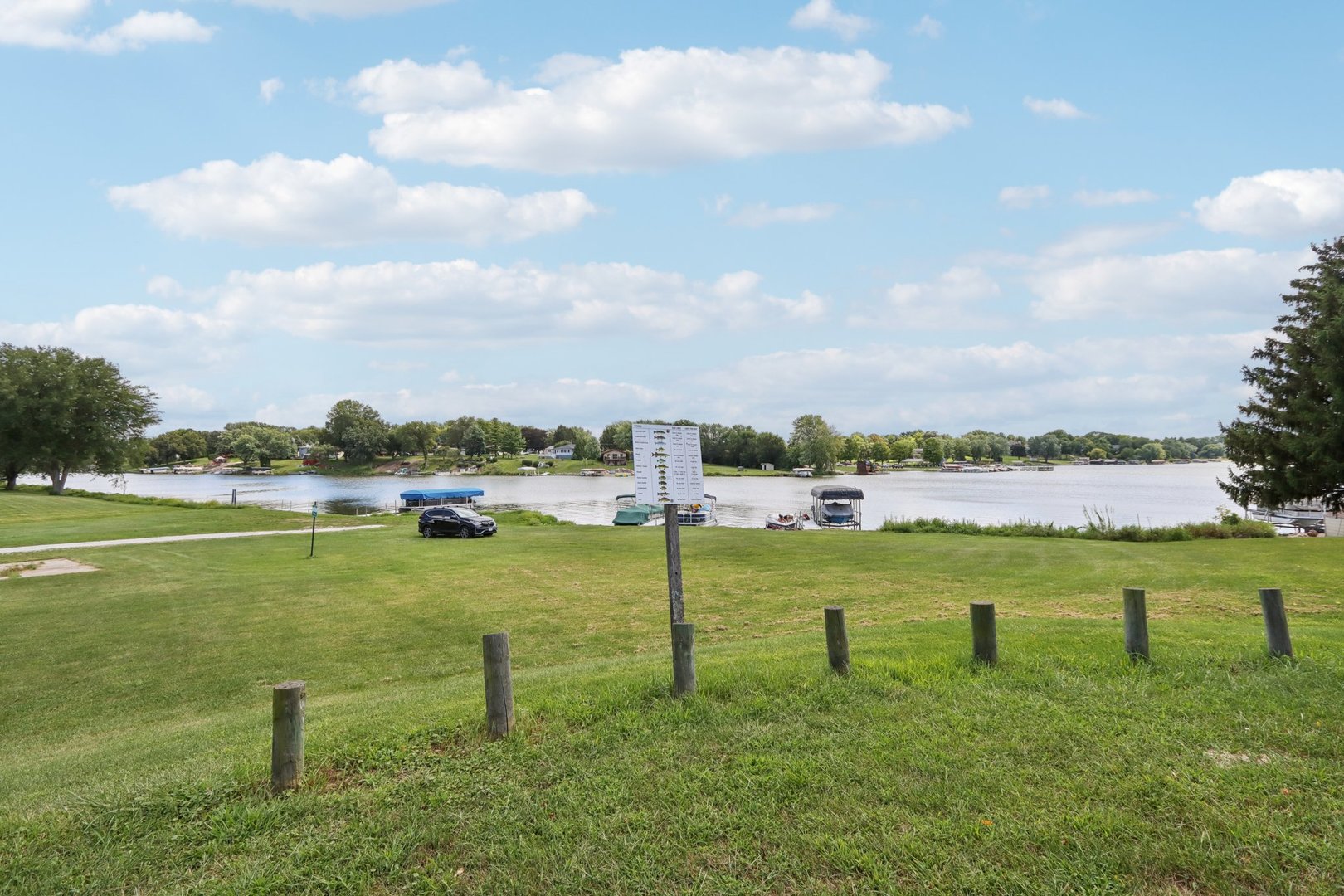 1217 Lakewood Drive, Somonauk, IL 60552