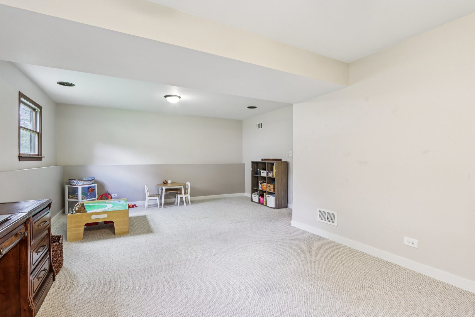1217 Lakewood Drive, Somonauk, IL 60552