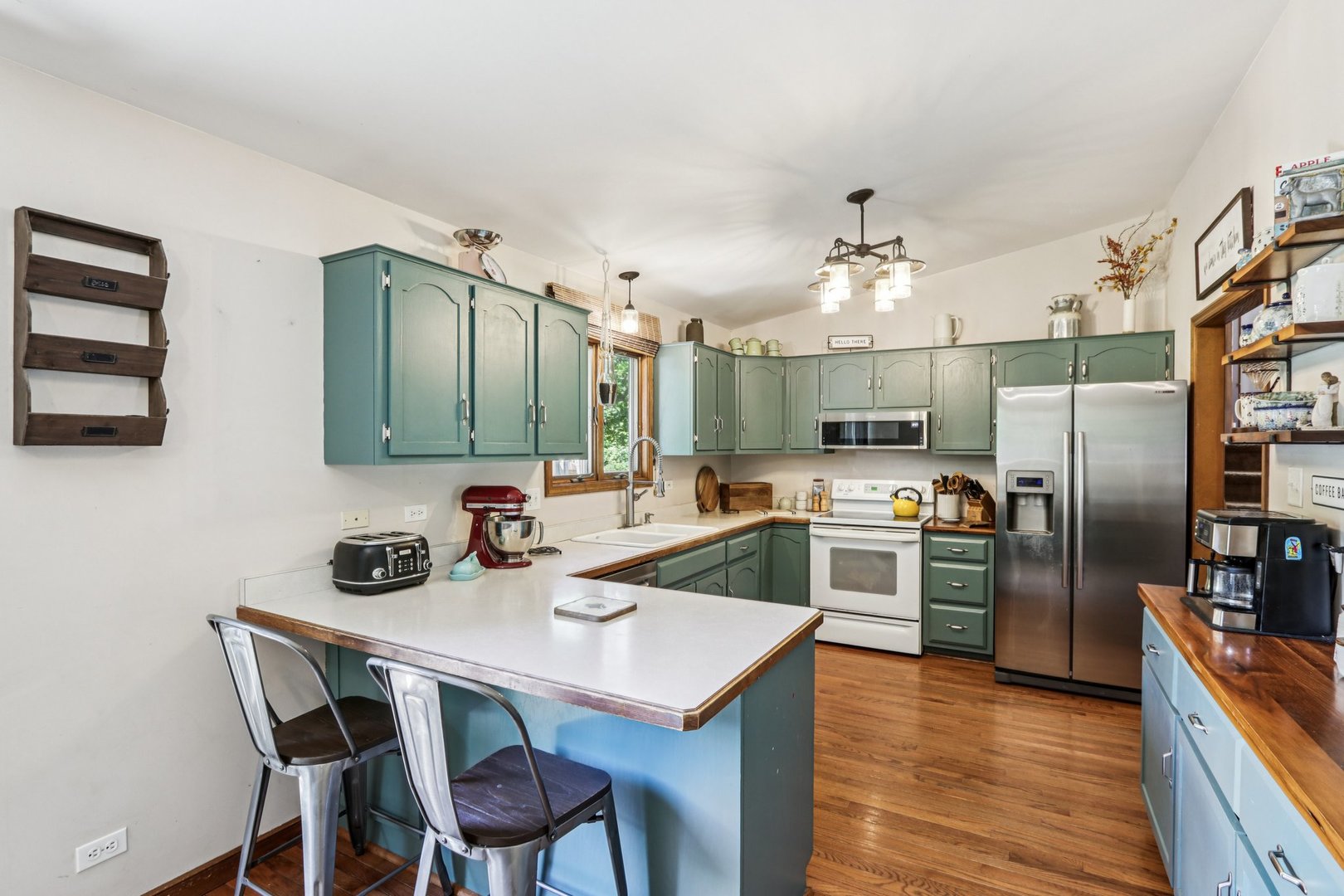 1217 Lakewood Drive, Somonauk, IL 60552