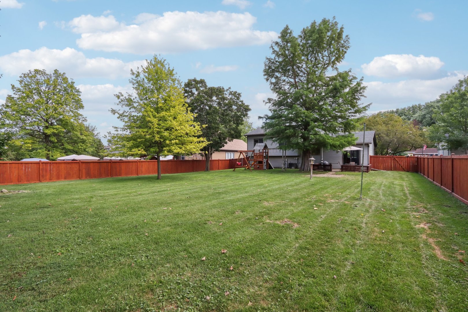 1217 Lakewood Drive, Somonauk, IL 60552