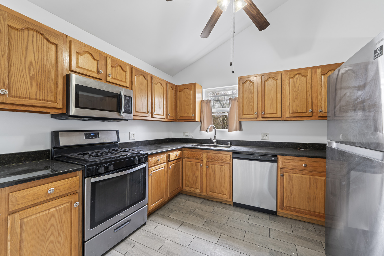 16215 S trumbull Avenue, Markham, IL 60428