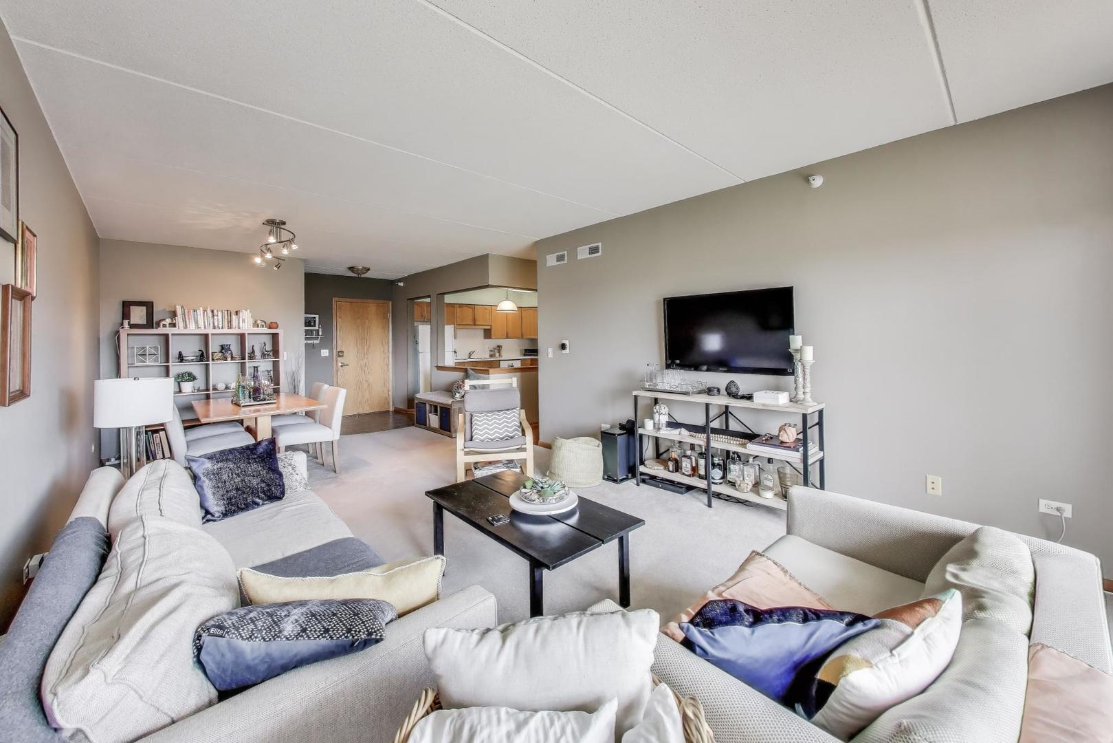 1636 Ashland Avenue #509, Des Plaines, IL 60016