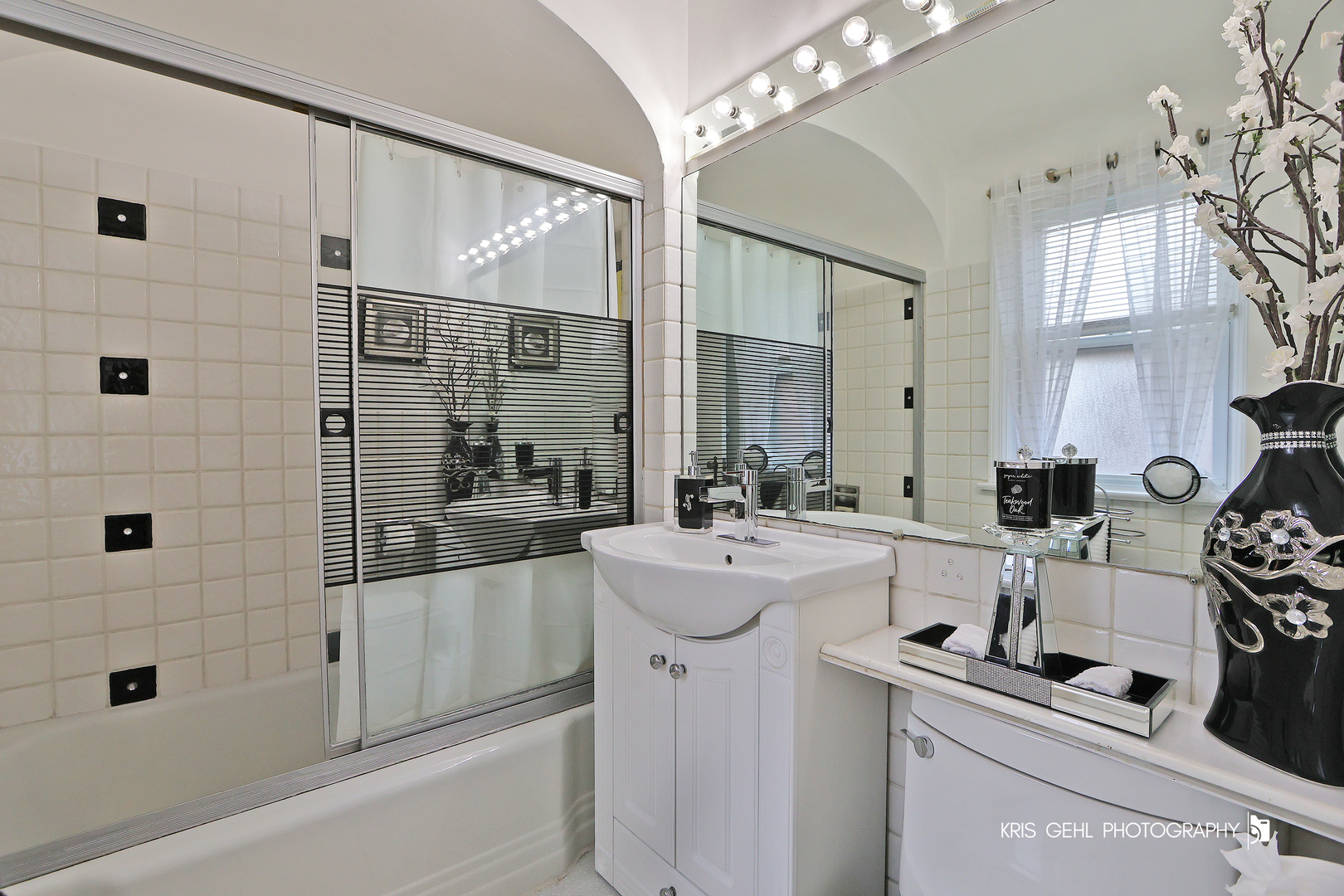 6847 W Foster Avenue, Chicago, IL 60656