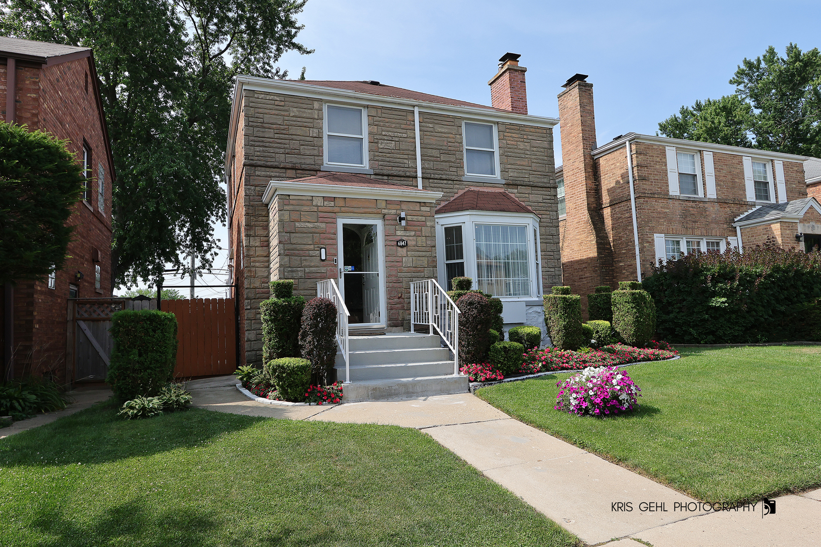 6847 W Foster Avenue, Chicago, IL 60656