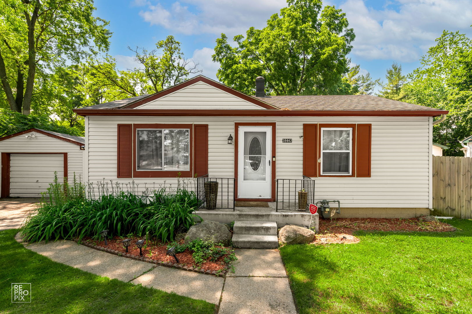 38442 N Wilson Avenue, Beach Park, IL 60087