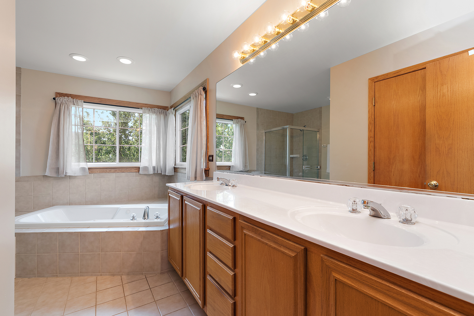 8643 SHIRE Court, Frankfort, IL 60423