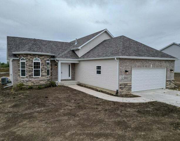 3008 W 82nd Place, Merrillville, IN 46410