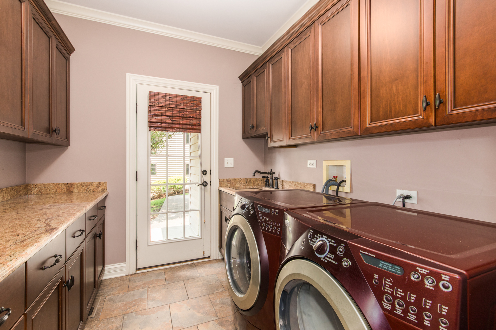39W663 Henry David Thoreau Place, St. Charles, IL 60175