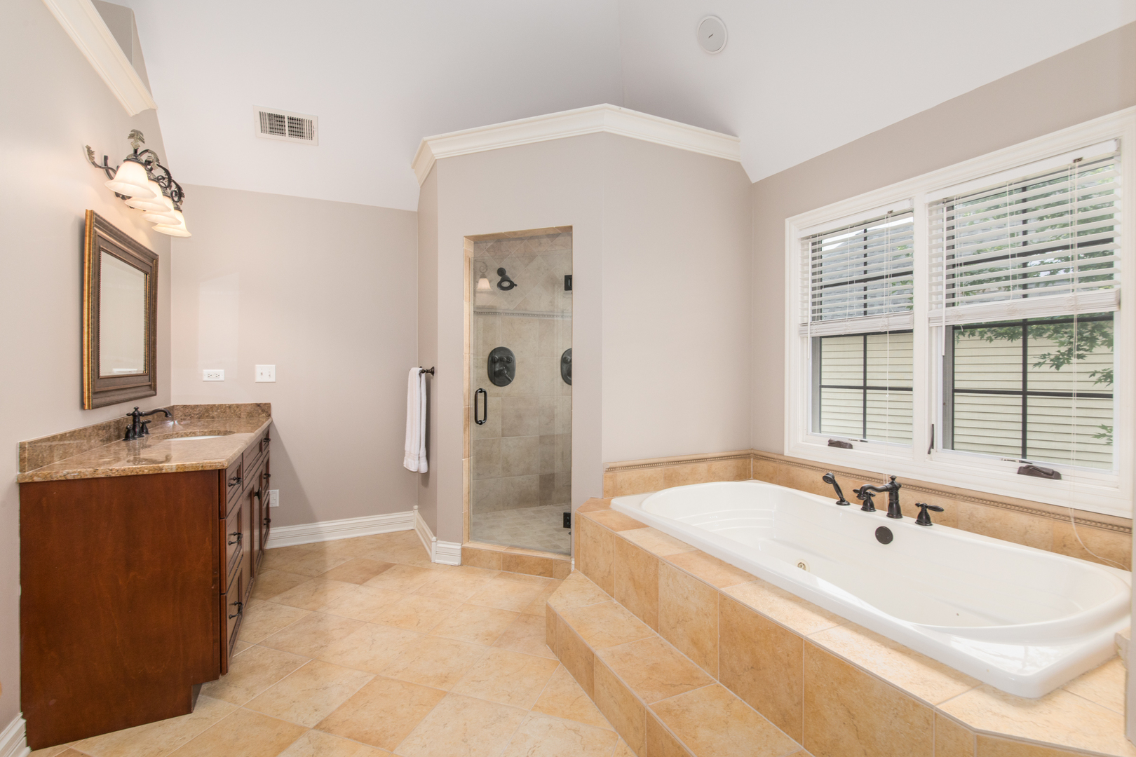 39W663 Henry David Thoreau Place, St. Charles, IL 60175