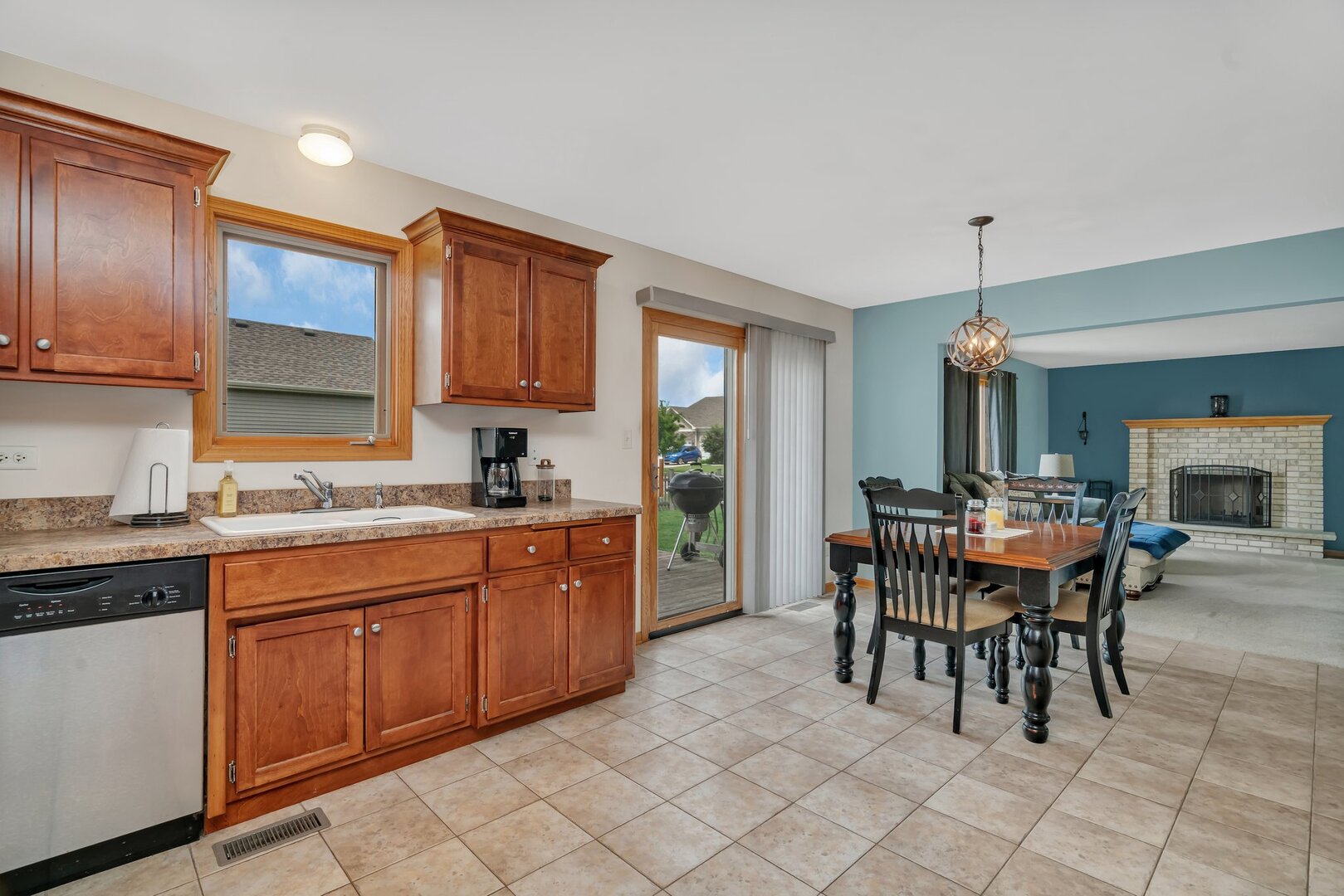 601 High Grove Drive, Minooka, IL 60447